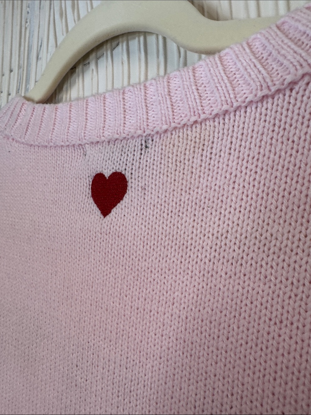 wild fable Pink Crewneck Sweater with Red 'DUMP HIM' Lettering N0696 - Picture 5 of 7